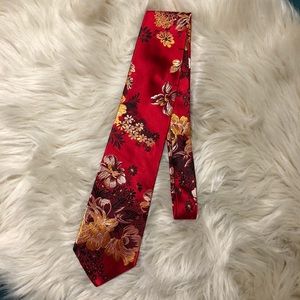 Red flower pattern next tie.